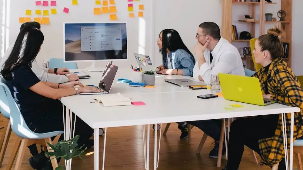 Build a Six-Figure Online Business Selling Online Courses
